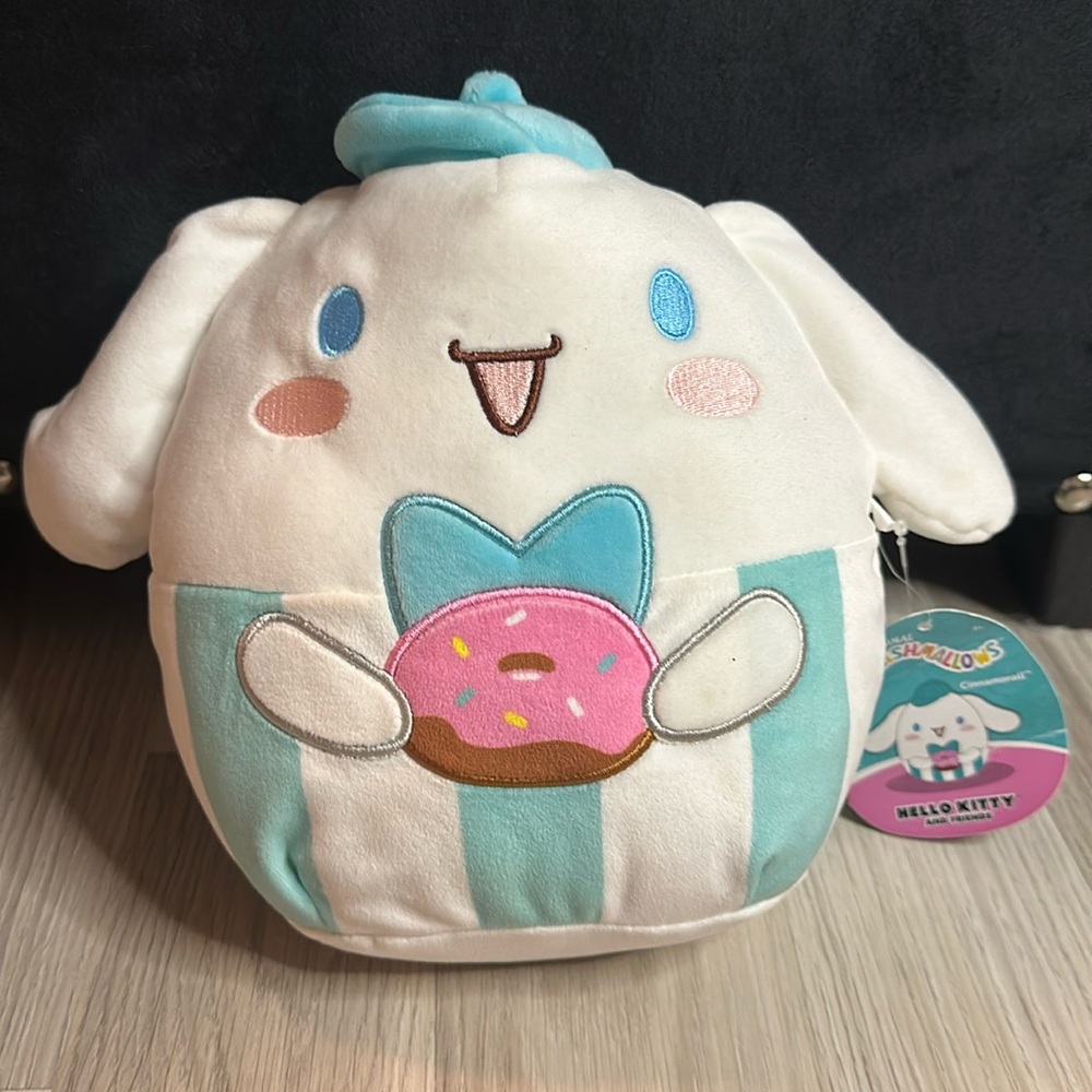 NWT Cinnamoroll Squishmallow